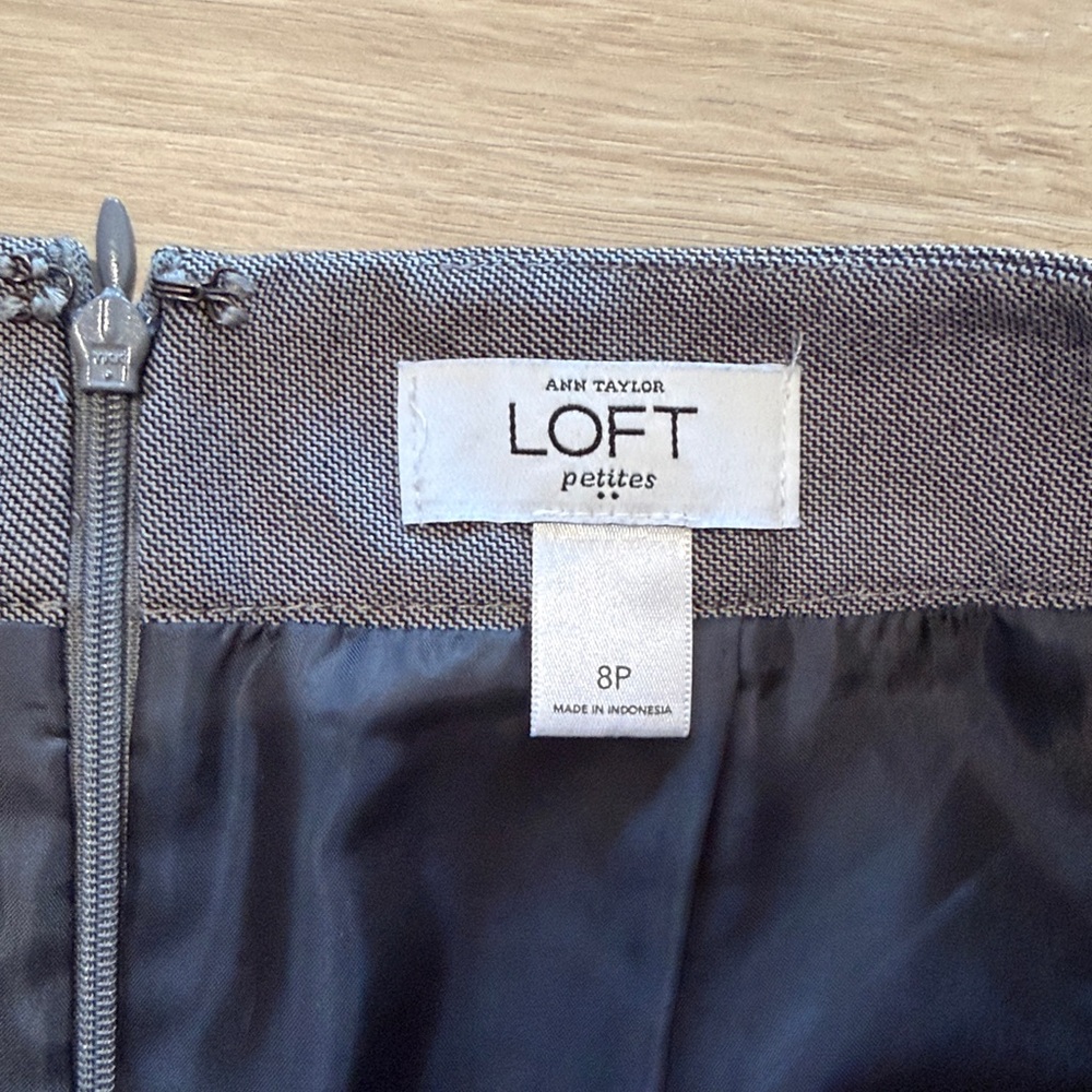 Ann Taylor LOFT Dark gray  Pencil Skirt woman’s sis 8 petite professional ruffle - Picture 4 of 6